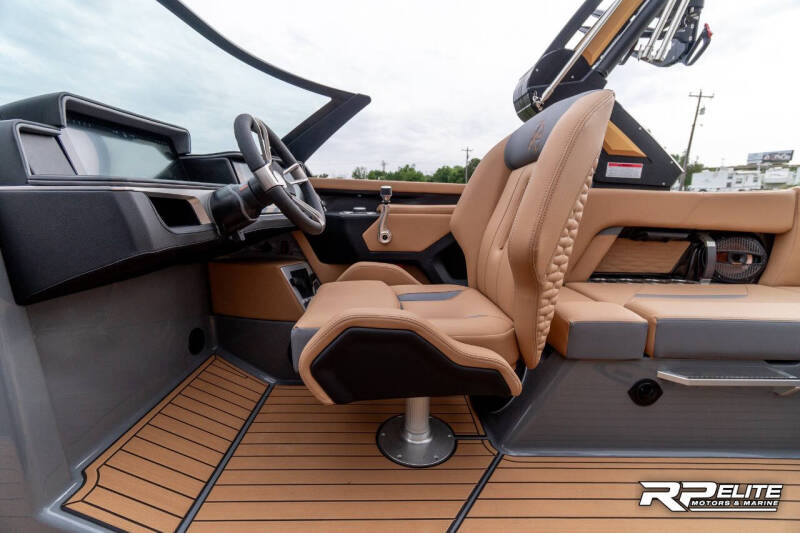 2025 MasterCraft X22