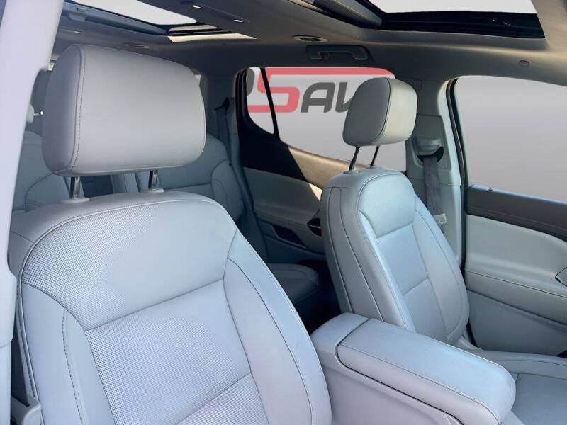 2023 GMC Acadia SLT