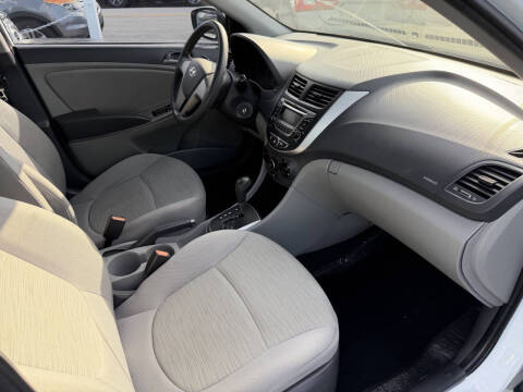 2017 Hyundai Accent SE