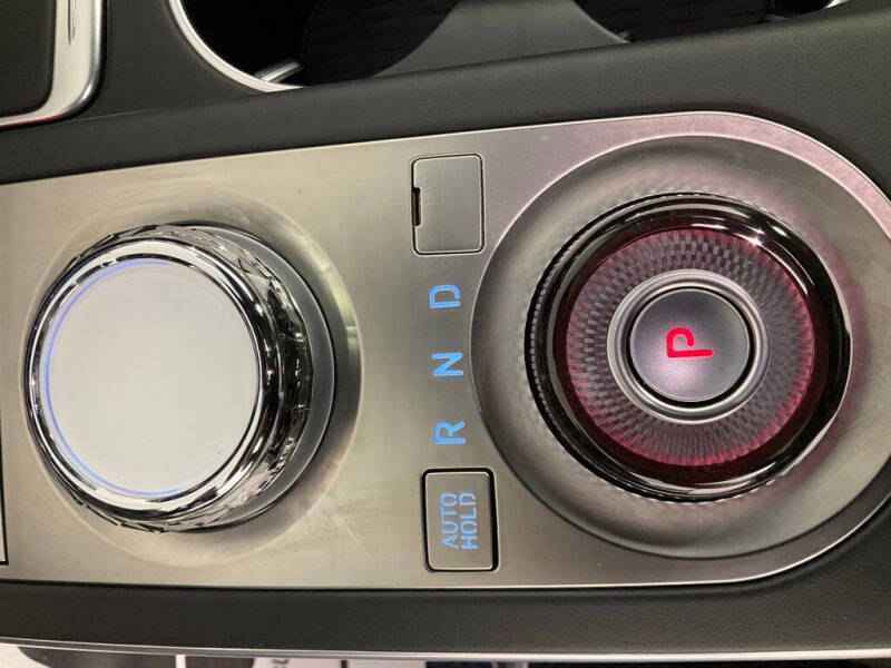 2024 Genesis GV70 2.5T Standard