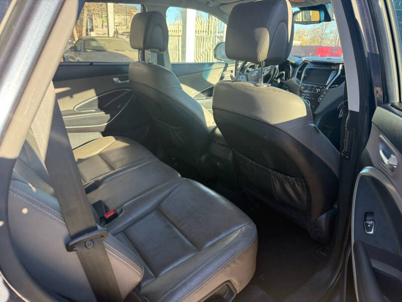 2017 Hyundai Santa Fe SE