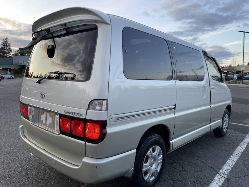 1997 Toyota Granvia
