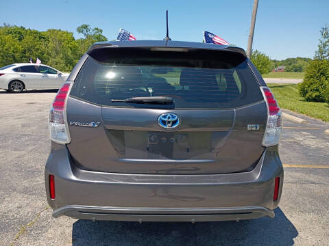 2015 Toyota Prius v Five