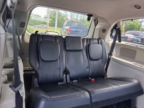 2013 Chrysler Town and Country Touring-L