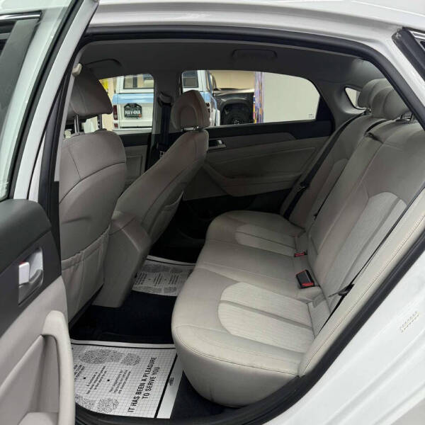 2017 Hyundai Sonata Hybrid SE