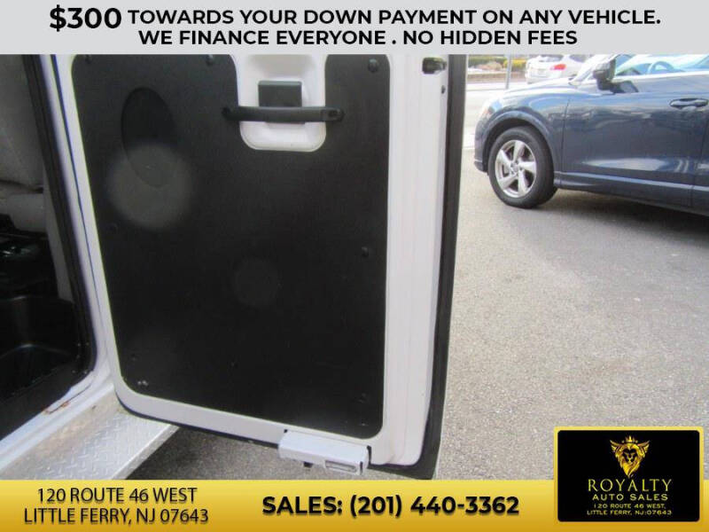 2011 Ford E-Series E-150 XLT