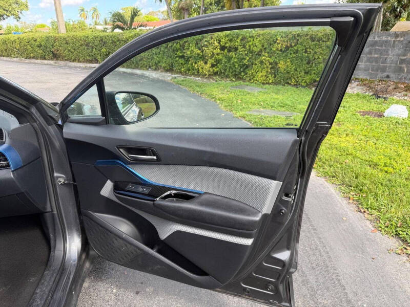 2019 Toyota C-HR XLE