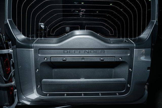 2022 Land Rover Defender 110 SE