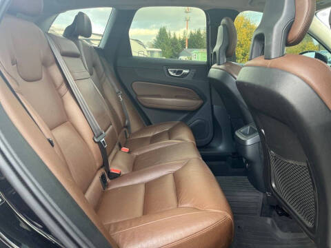 2018 Volvo XC60 T5 Momentum