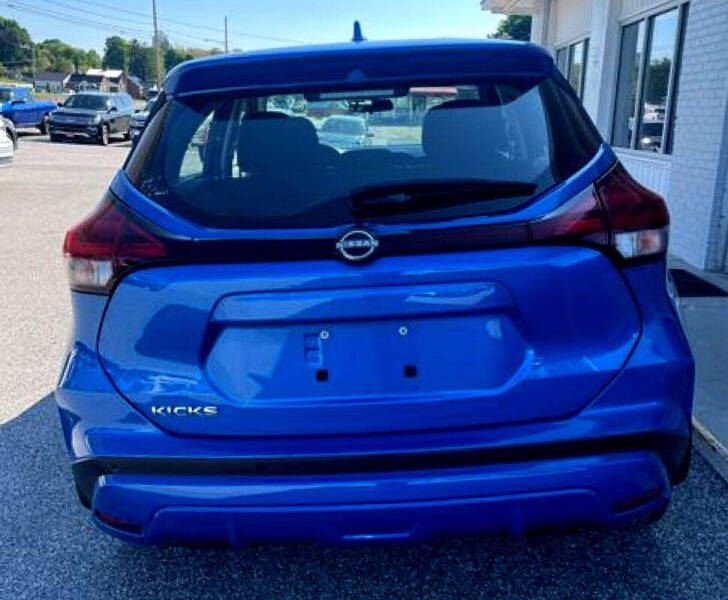 2023 Nissan Kicks S