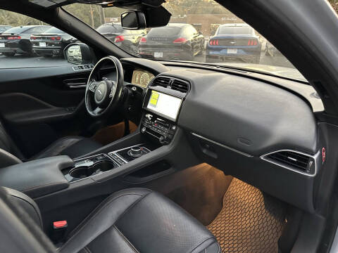 2017 Jaguar F-PACE 35t Prestige