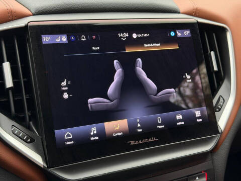 2022 Maserati Ghibli Modena Q4