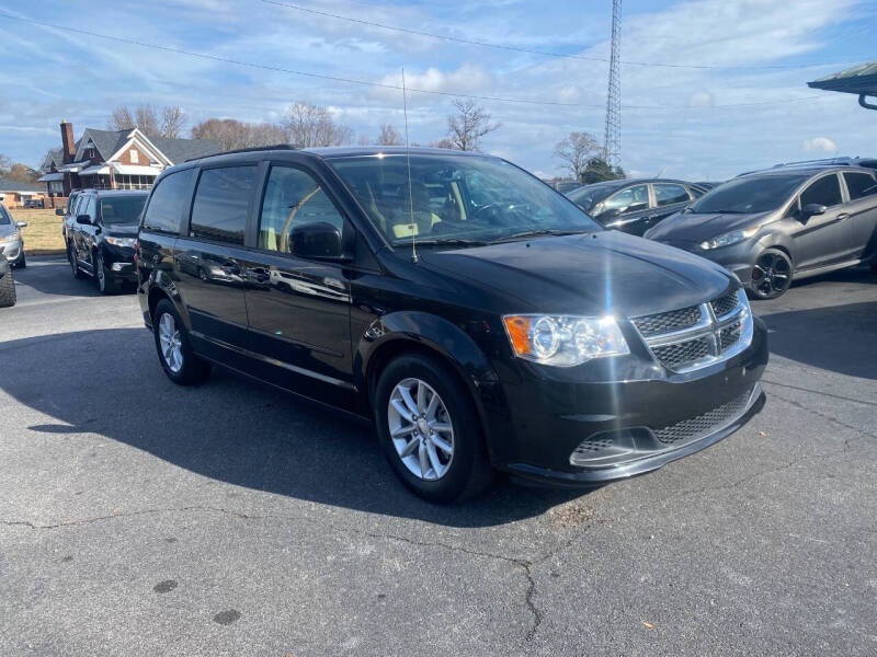 2015 Dodge Grand Caravan SXT photo 2