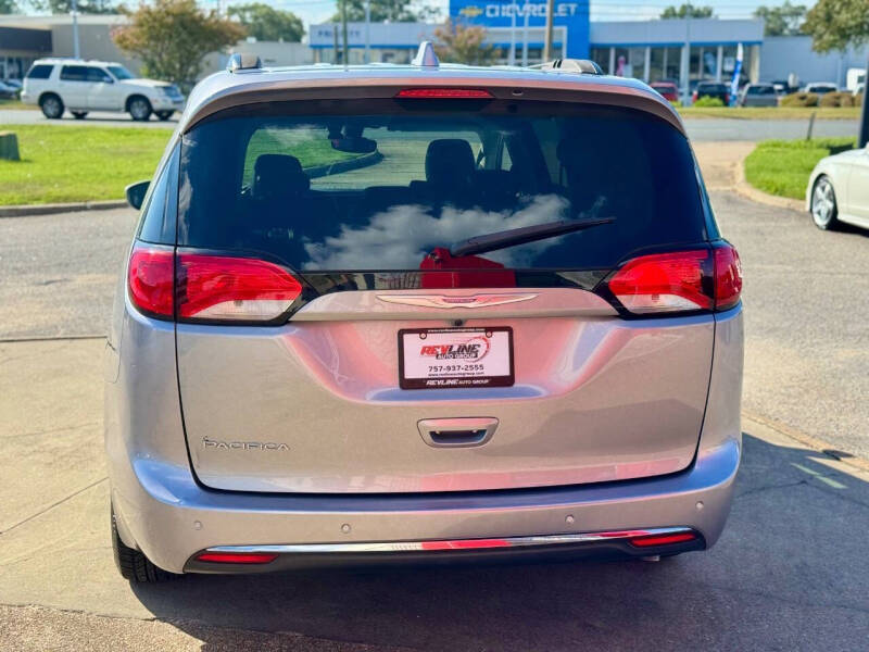 2017 Chrysler Pacifica Touring-L
