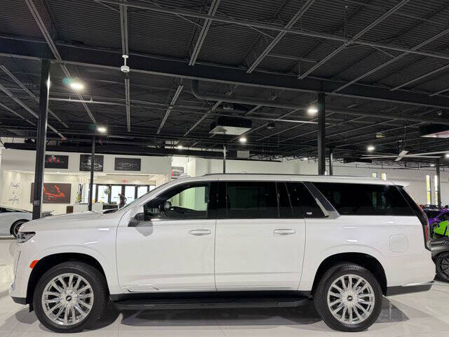 2024 Cadillac Escalade ESV Luxury