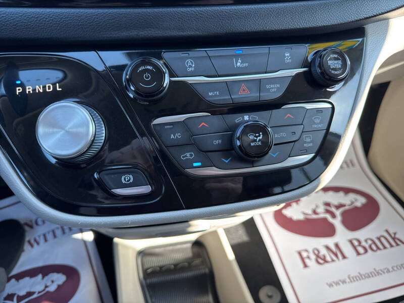 2022 Chrysler Pacifica Touring L - Photo 20