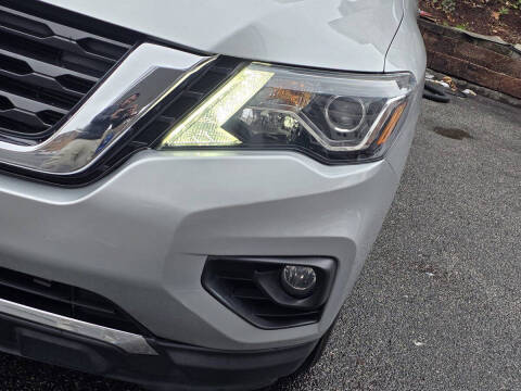 2019 Nissan Pathfinder SV