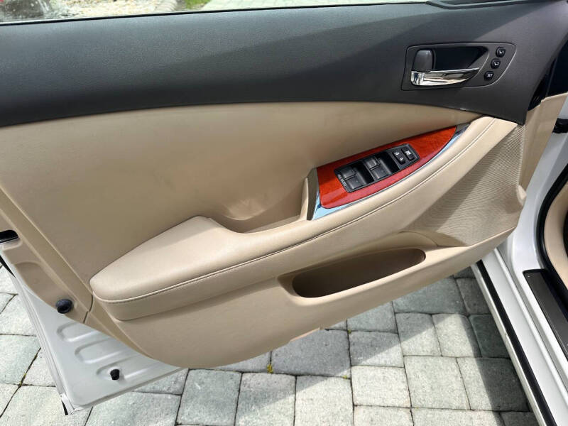 2011 Lexus ES 350