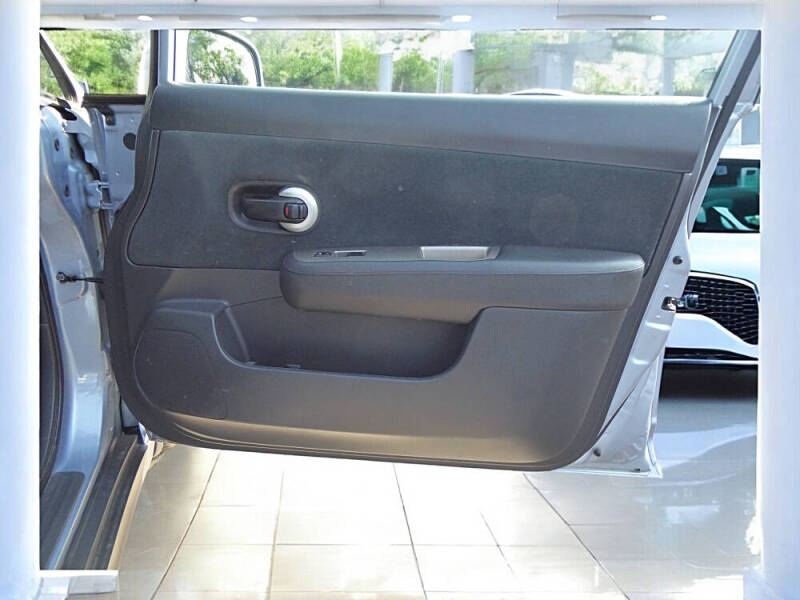 2011 Nissan Versa 1.8 S