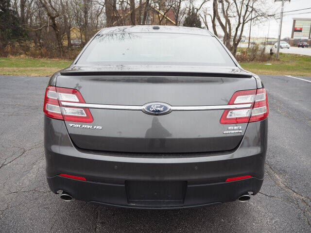 2017 Ford Taurus SEL