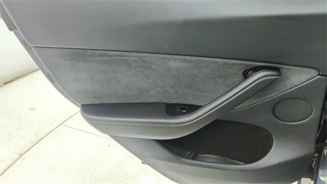 2024 Tesla Model Y Performance