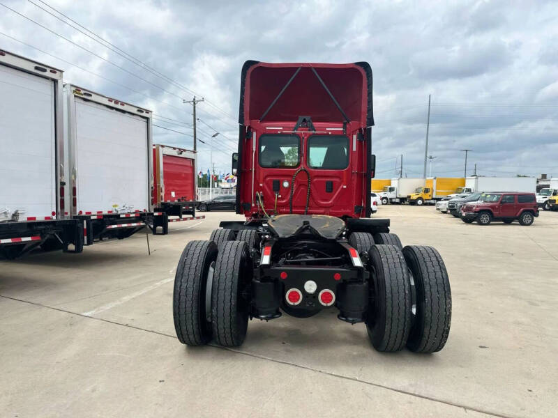 2016 Freightliner Cascadia