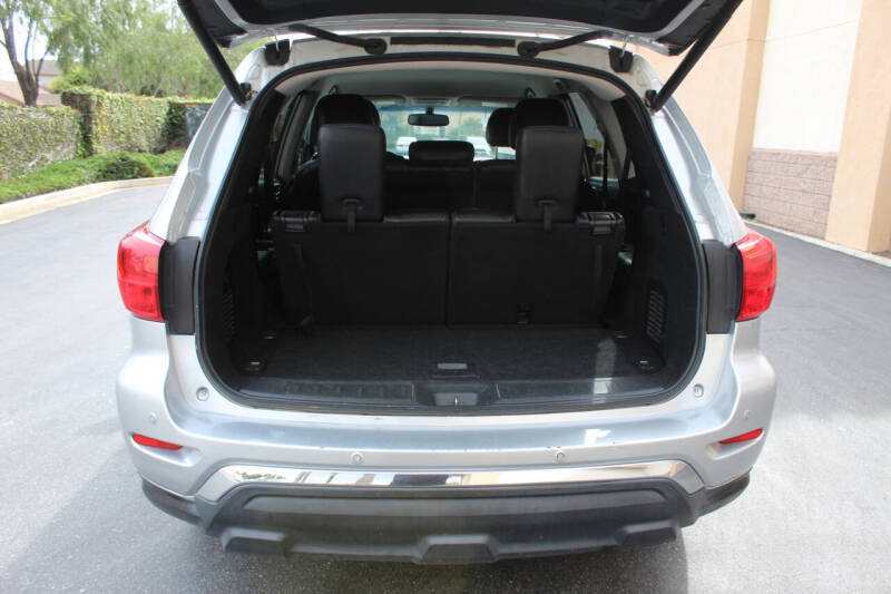 2020 Nissan Pathfinder SL