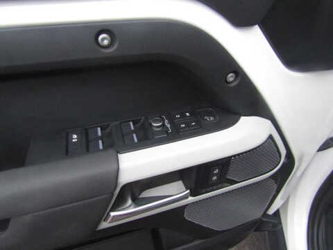 2022 Land Rover Defender 110 X-Dynamic SE