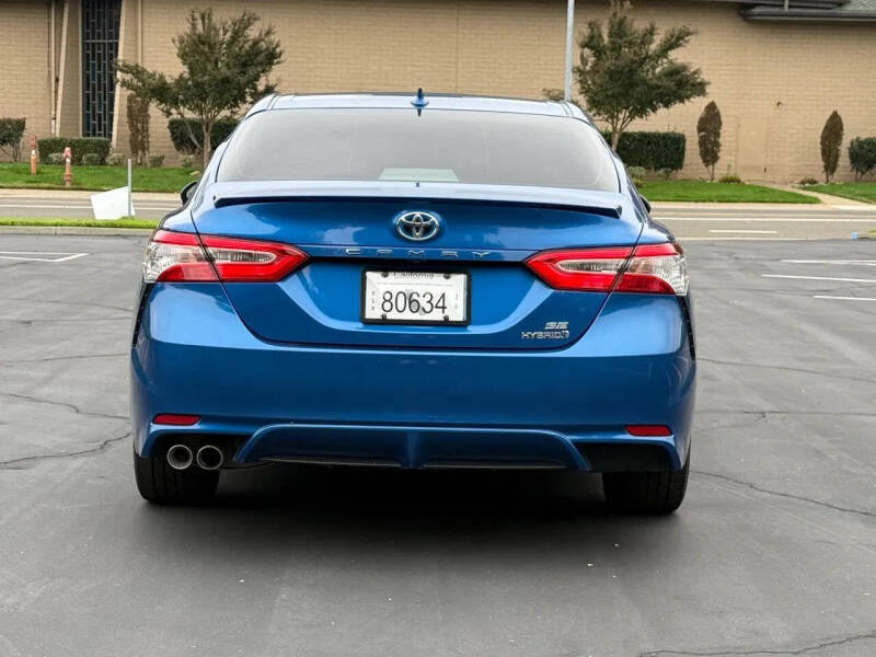 2020 Toyota Camry Hybrid SE