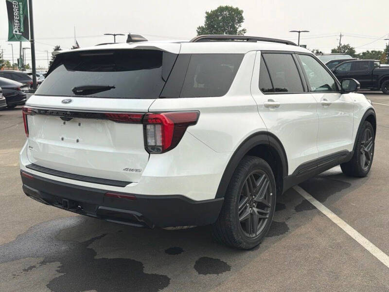 2025 Ford Explorer ST-Line