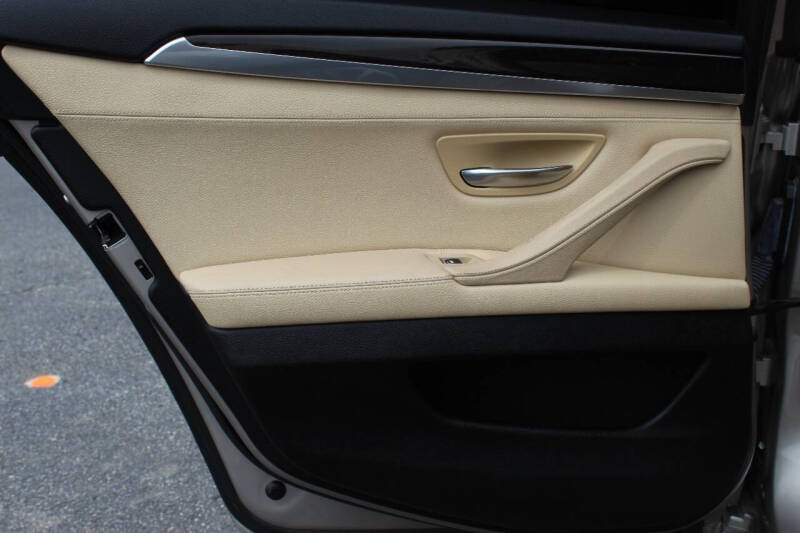 2016 BMW 5 Series 528i