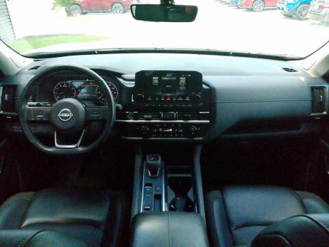 2023 Nissan Pathfinder SL