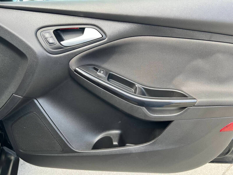 2017 Ford Focus Titanium