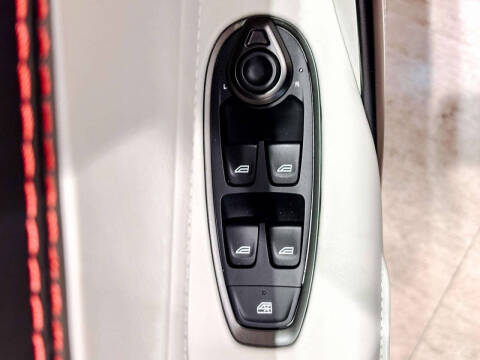 2021 Aston Martin DBX