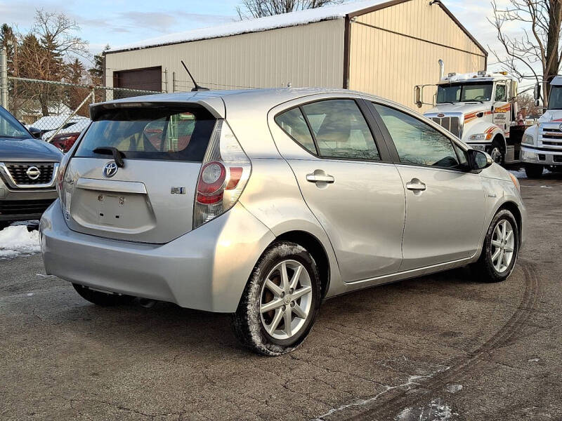 2013 Toyota Prius c Three