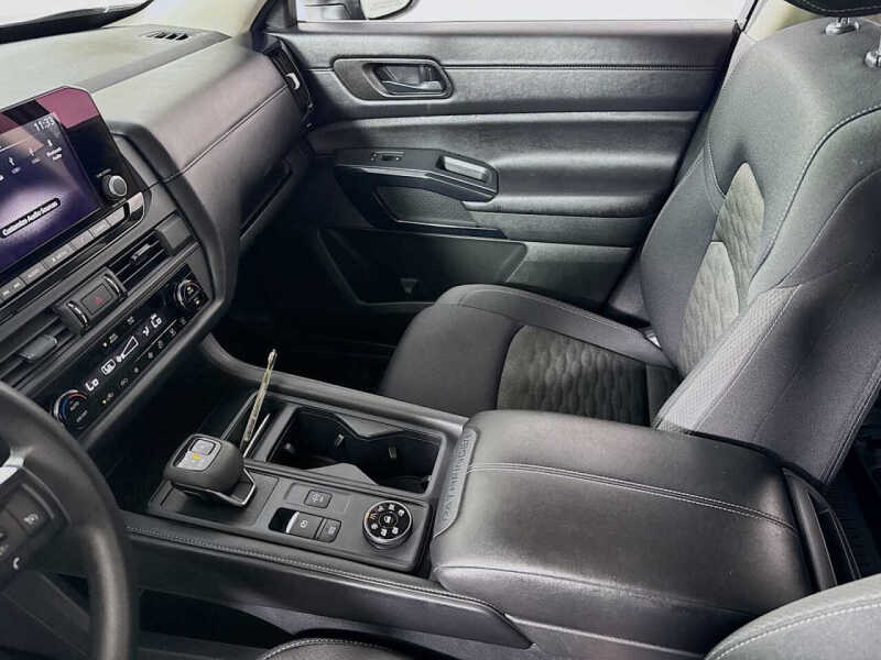 2025 Nissan Pathfinder S
