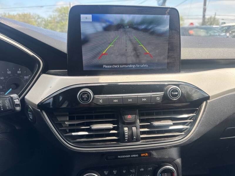 2020 Ford Escape SE