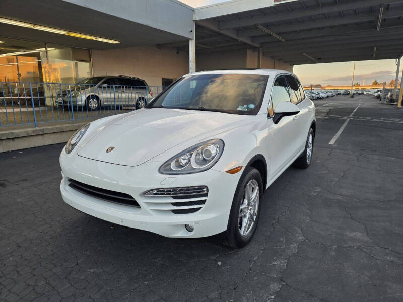 2014 Porsche Cayenne's photo