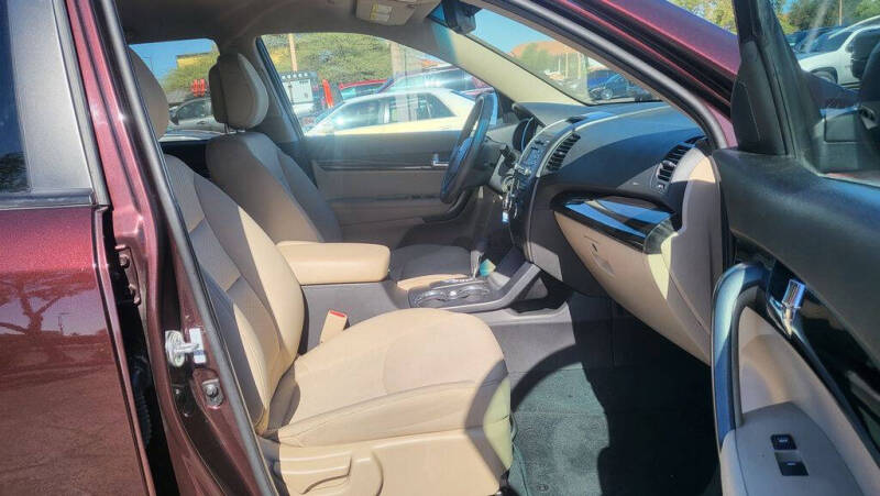 2011 Kia Sorento LX