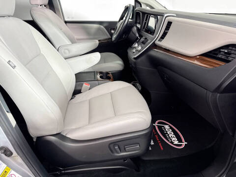 2017 Toyota Sienna Limited Premium 7-Passenger