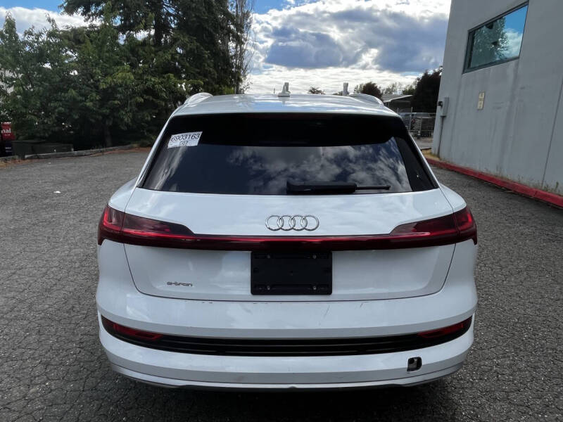 2019 Audi e-tron quattro Premium Plus