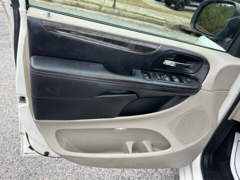 2012 Chrysler Town and Country Touring