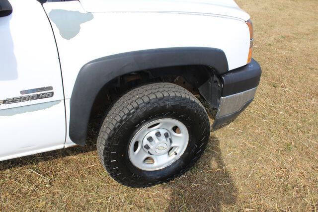 2006 Chevrolet Silverado 2500HD Work photo 8