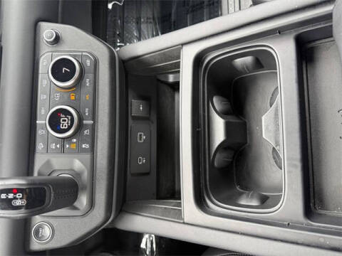 2024 Land Rover Defender 90 P400 X-Dynamic SE