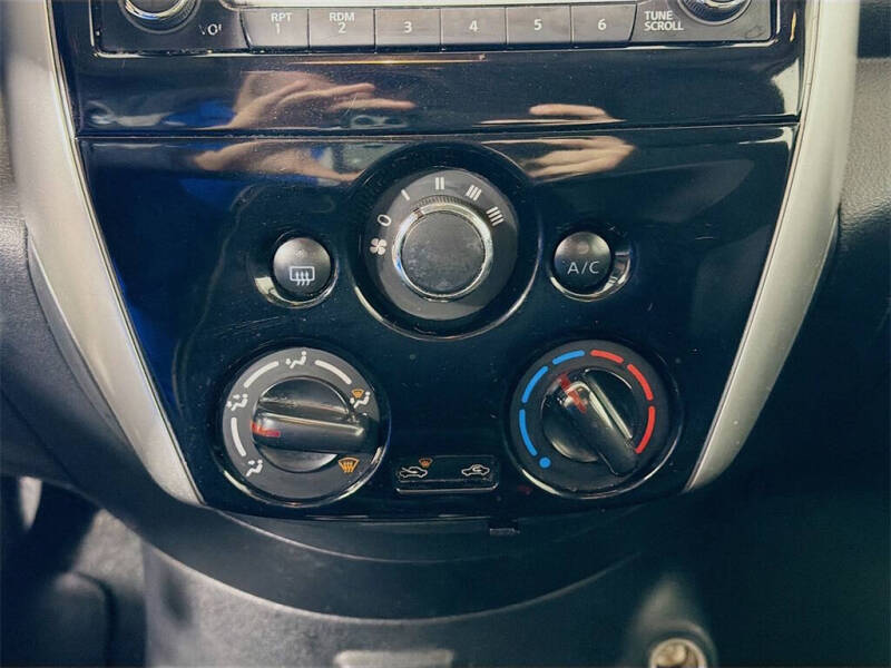 2017 Nissan Versa 1.6 SV