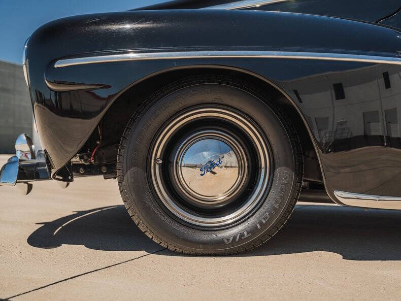 1947 Ford Super Deluxe