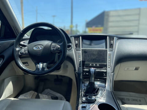 2014 Infiniti Q50 Premium