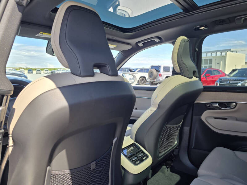 2026 Volvo XC90 T8 Core