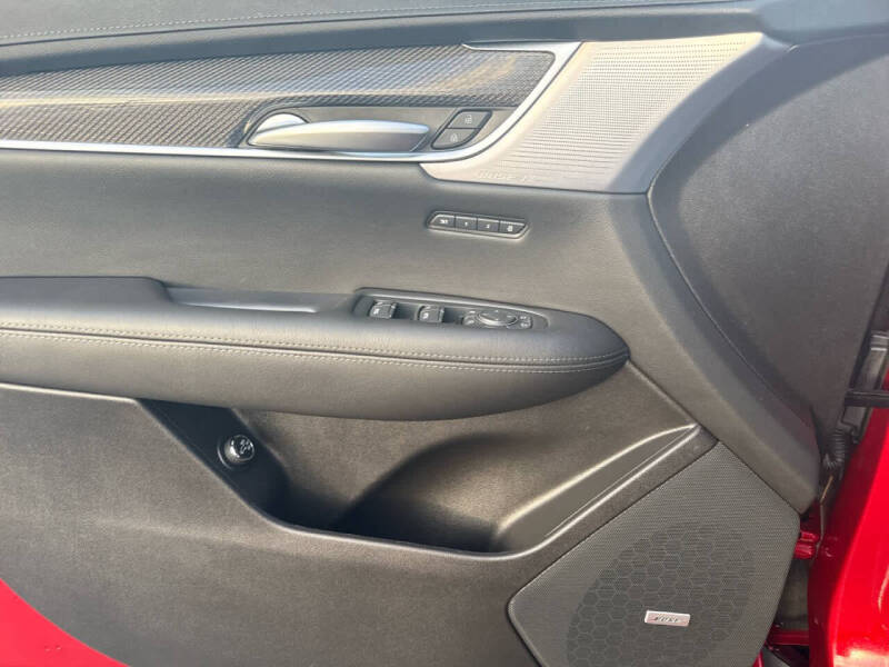 2024 Cadillac XT5 Sport