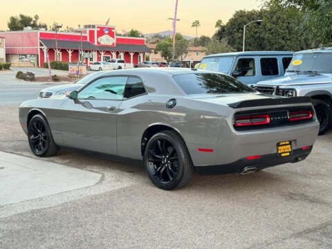 2017 Dodge Challenger SXT